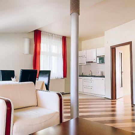 Riverside Apartments Thalia カルロヴィ・ヴァリ エクステリア 写真