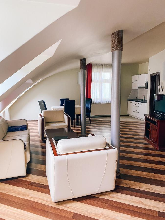 Riverside Apartments Thalia カルロヴィ・ヴァリ エクステリア 写真