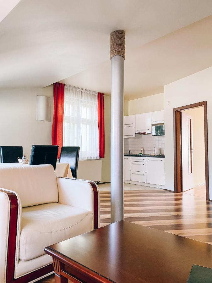 Riverside Apartments Thalia カルロヴィ・ヴァリ エクステリア 写真