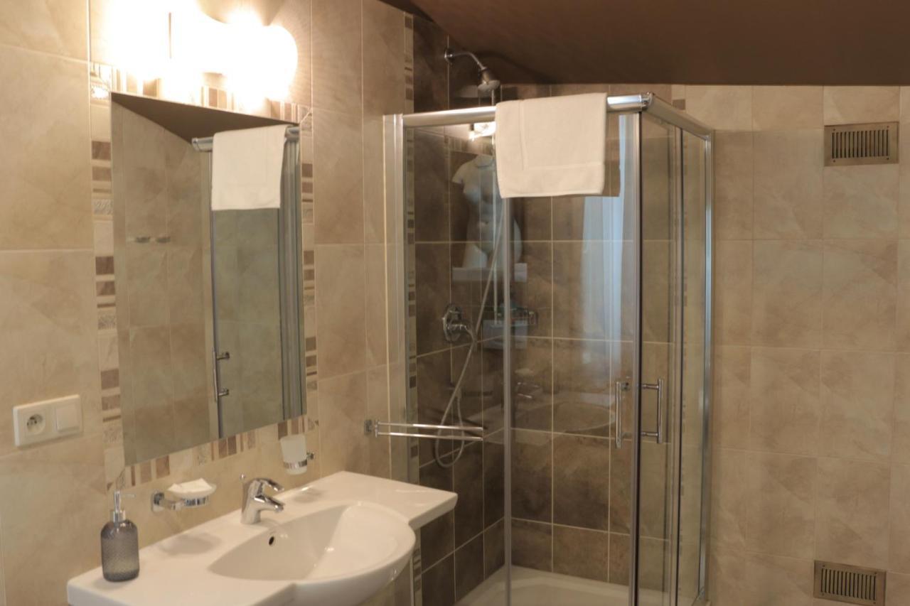 Riverside Apartments Thalia カルロヴィ・ヴァリ エクステリア 写真